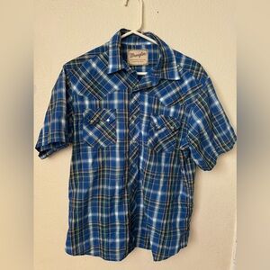 Wrangler pearl snap button down